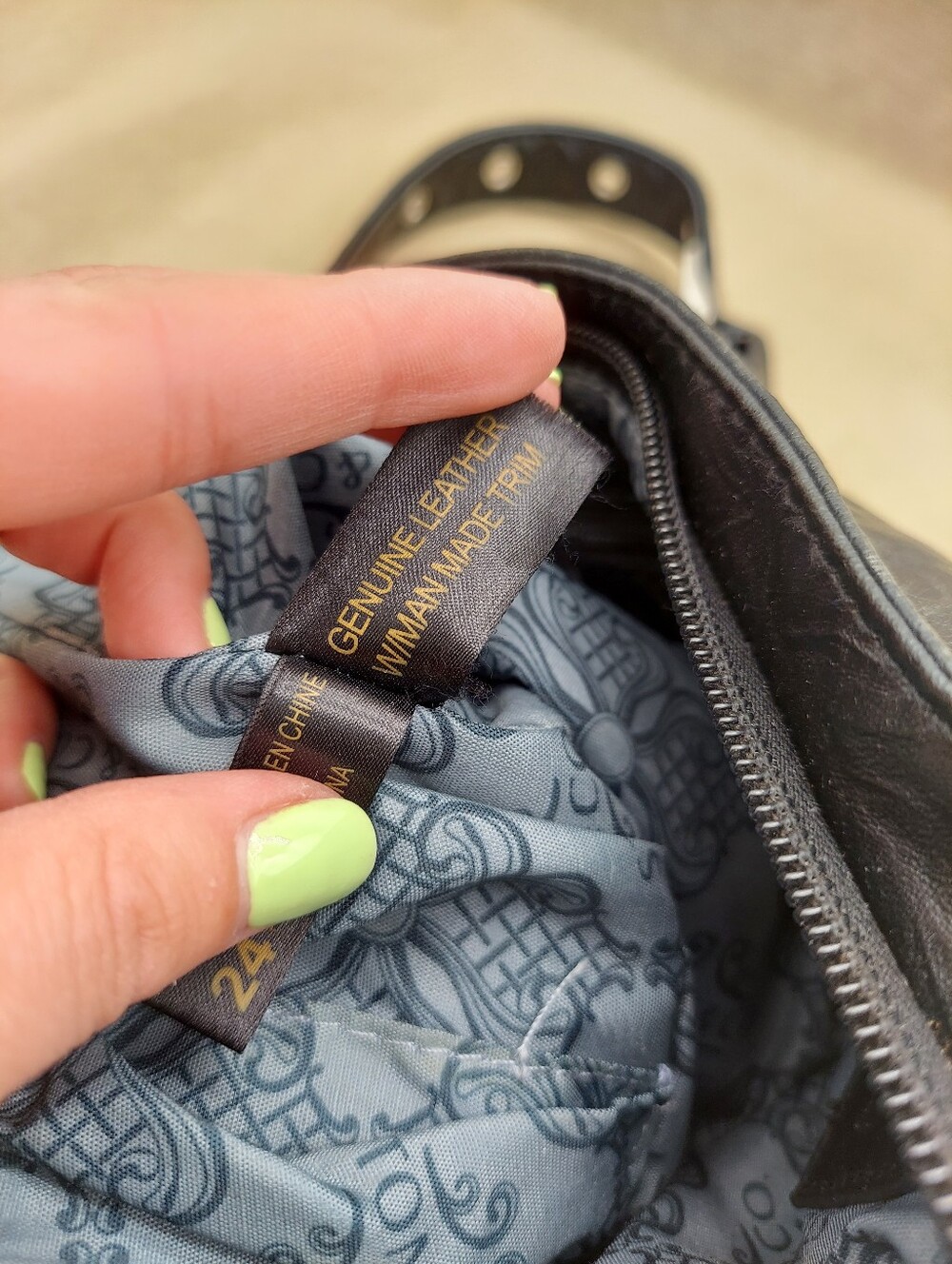 Stone Mountain Black leather purse - Picture 4 of 8